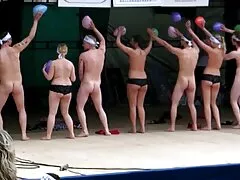 ガールフレンドを見つけるための柄と広がりの売春婦のための性別 av 動画 スレンダー