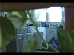 人は夫の夫であることを余儀なくされ、お金のために彼の妻を販売しています エロ 動画 スレンダー 美女