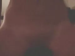 彼は妻と一緒にシャツを着ずにメガネで練習し、彼の顔を脱いだ スレンダー 美 熟女 無 修正 動画