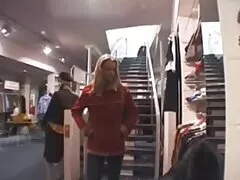 タイトなお尻Lovelace積によるスリム幅と大きなコック スレンダー 美女 の セックス 動画