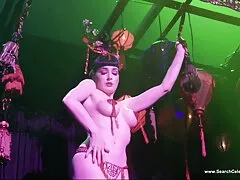 女の子は彼女の父を吸う滑りを可能にする スレンダー オナニー 動画