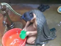 熱い性別のシャワーの飽くなきカップル エロ 動画 スレンダー