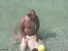 大きいねじマッサージ療法はより若い顧客の好みのためだった スレンダー 動画