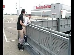 話すのではなく、彼は彼の最愛の舌を与え、彼女の細い足を伸ばした えろ 動画 スレンダー